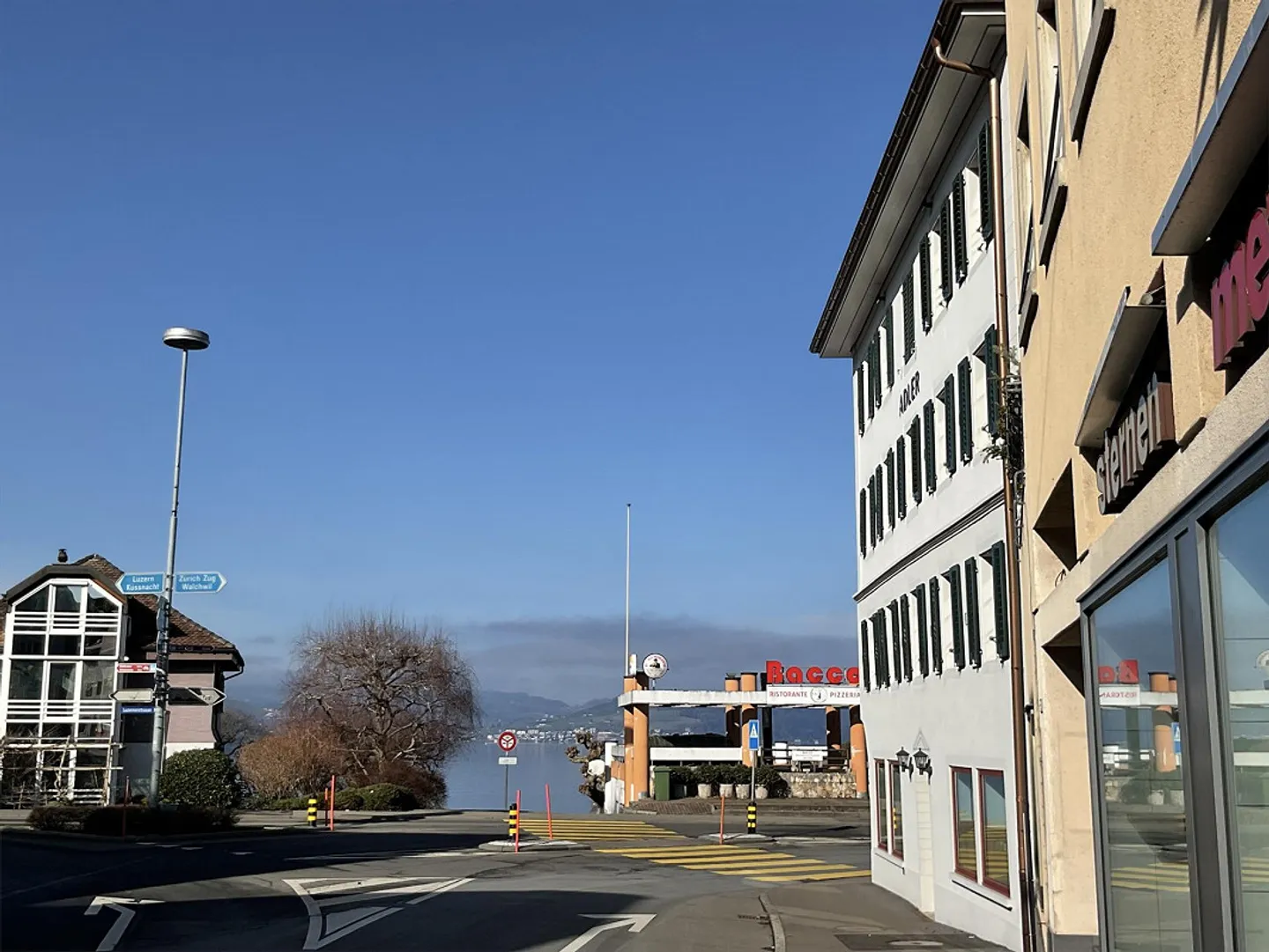 Appartement Charmant avec Terrasse - Photo 2 sur 4