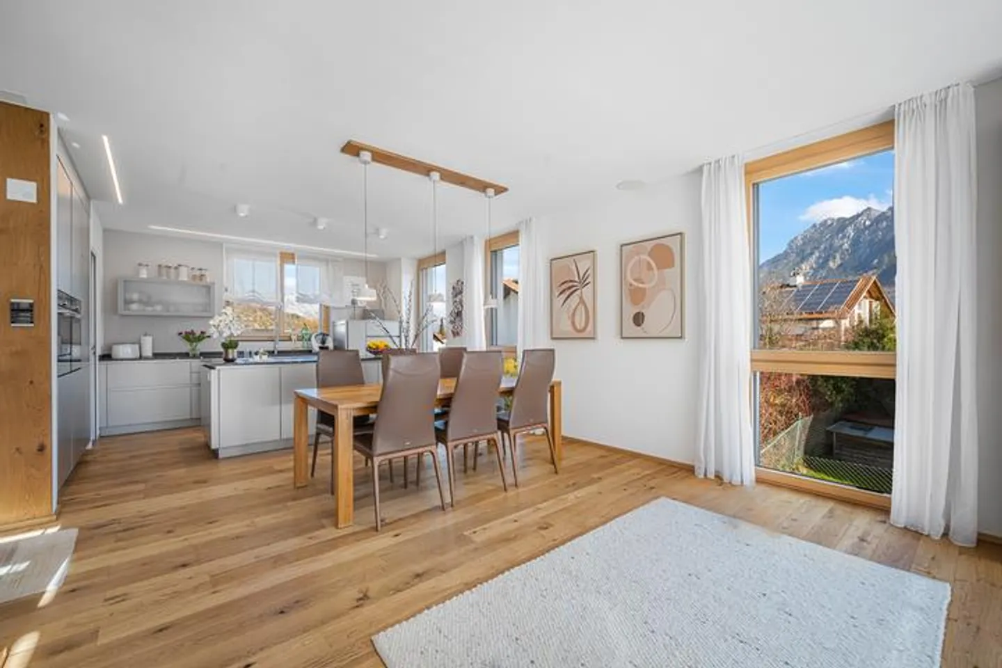 RAFFINÉ ET MODERNE : MAISON INDIVIDUELLE DANS UN EMPLACEMENT CALME - Photo 3 sur 8