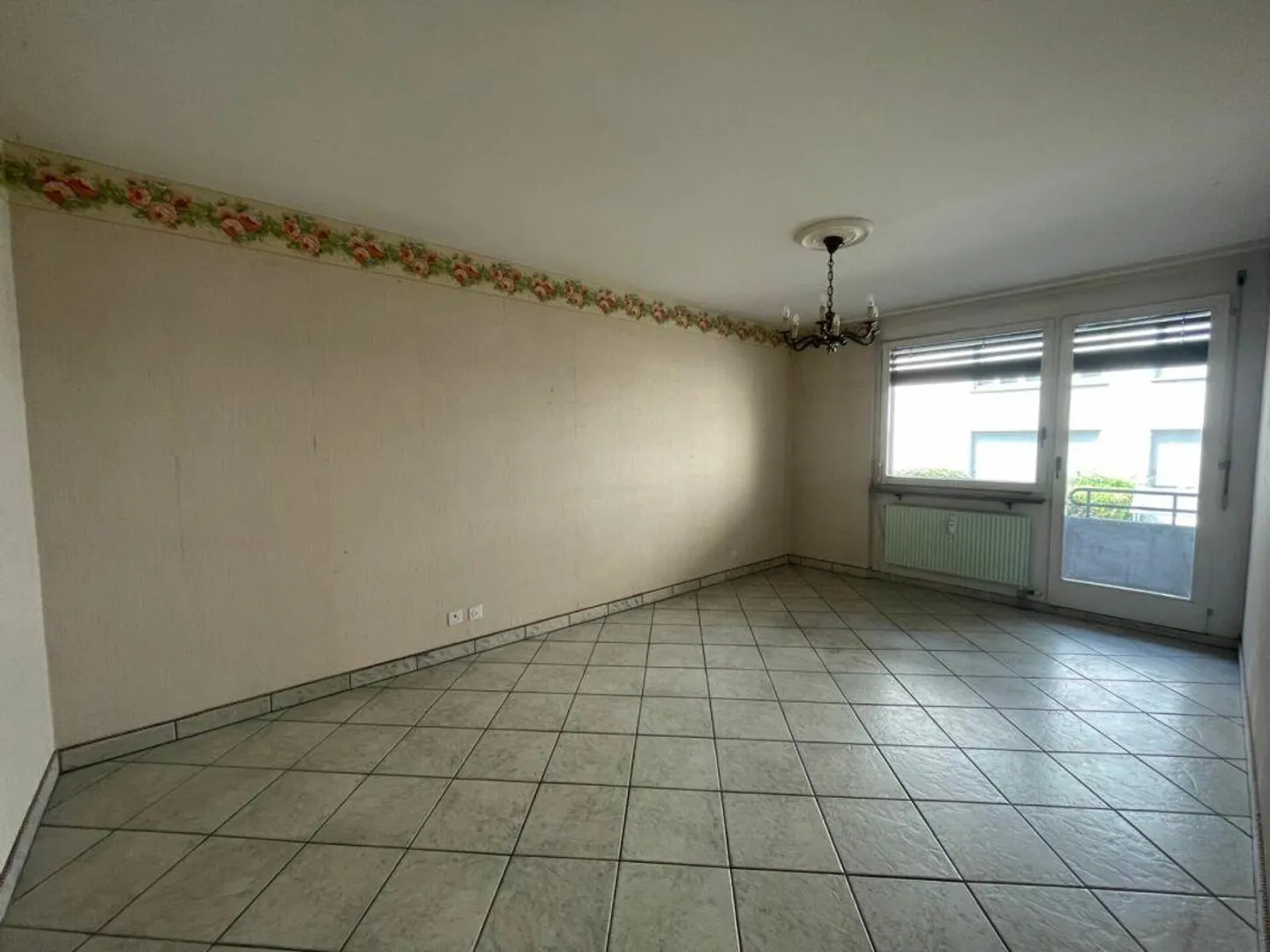 Vivere in una zona residenziale centrale e popolare - Foto 8 di 11