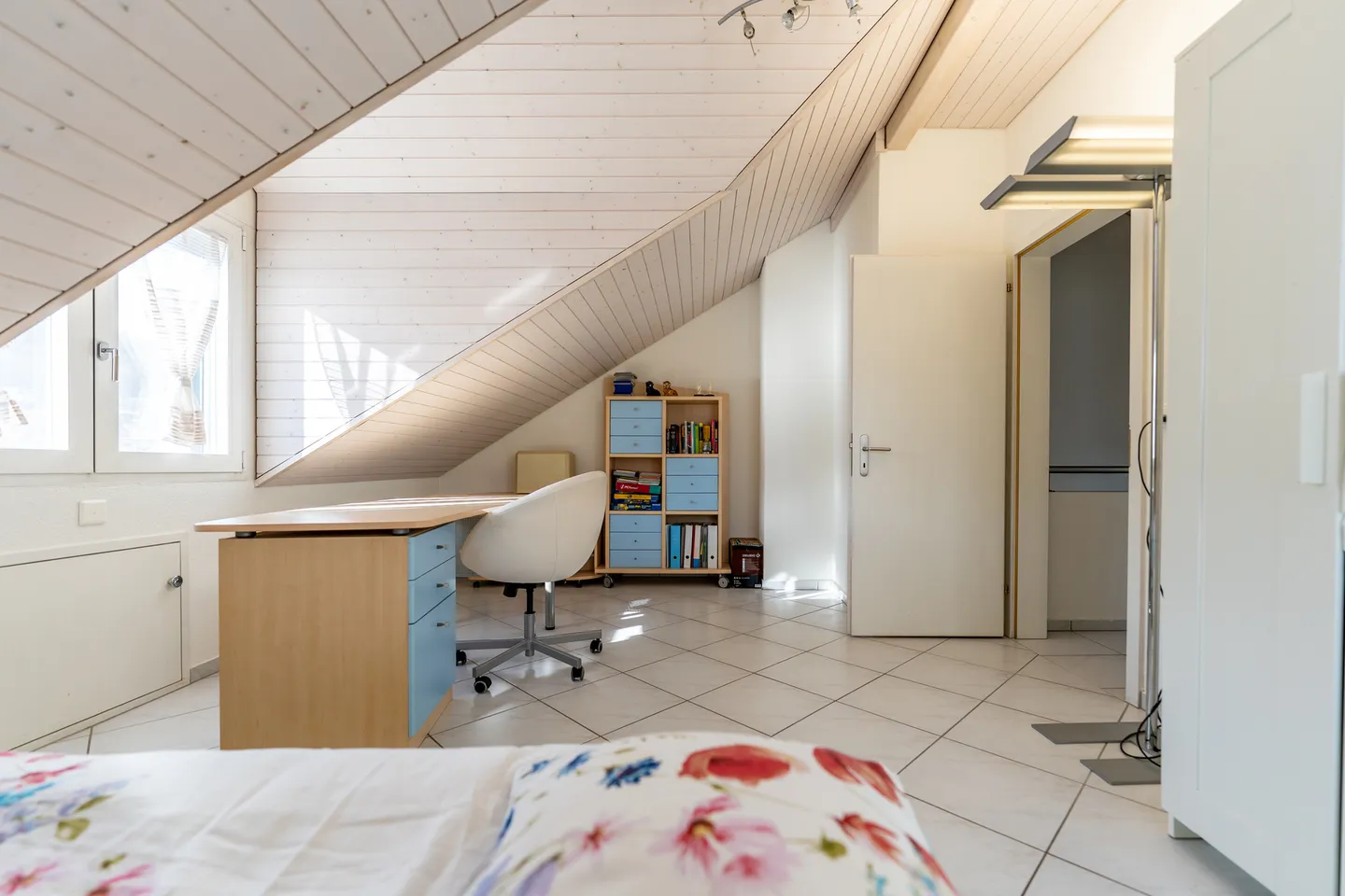 Idylle familiale à Spreitenbach – Charmante maison de ville de 7 pièces avec véranda et jardin - Photo 11 sur 22