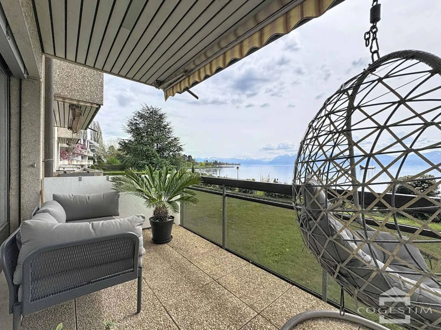 Appartement 3.5 pièces au bord du lac - Photo 1 sur 12