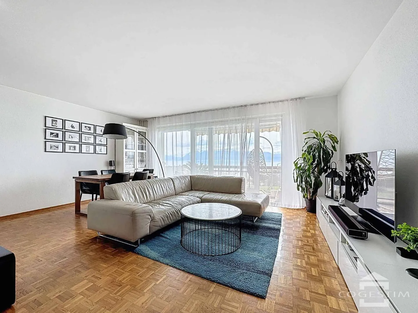 Appartement 3.5 pièces au bord du lac - Photo 2 sur 12