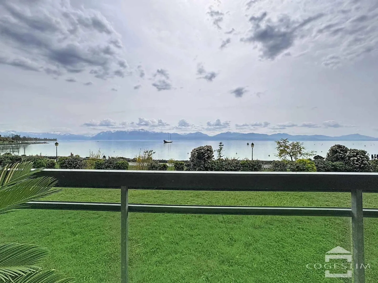 Appartement 3.5 pièces au bord du lac - Photo 4 sur 12