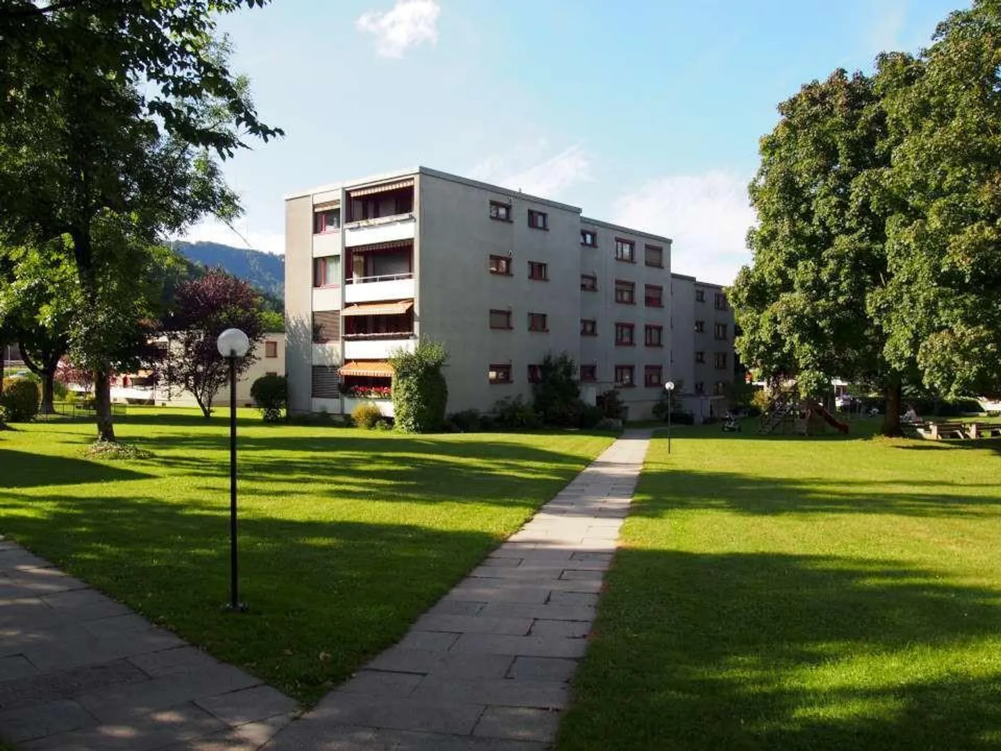 Act now: Apartment available until 30.09.2027 at an attractive price - Photo 1 of 10