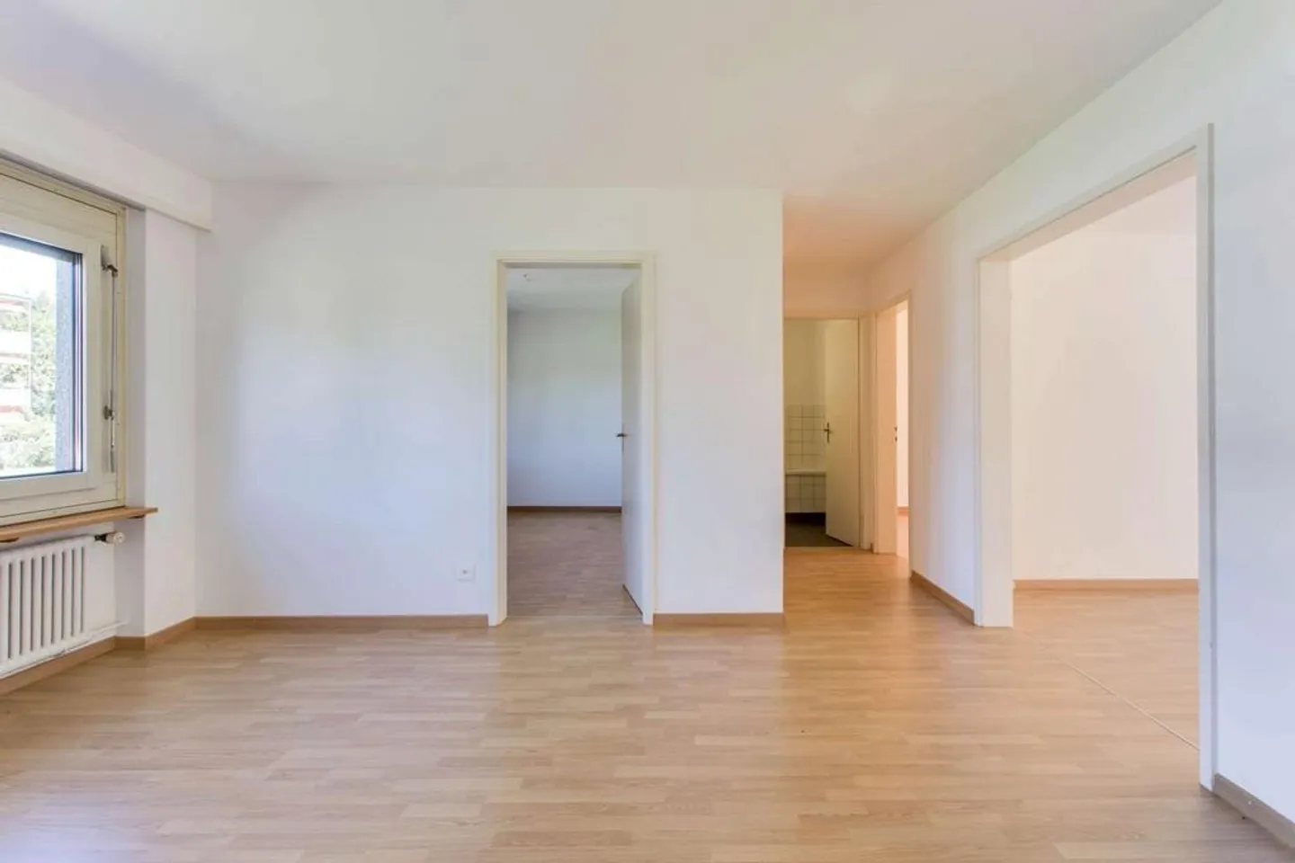 Act now: Apartment available until 30.09.2027 at an attractive price - Photo 3 of 10