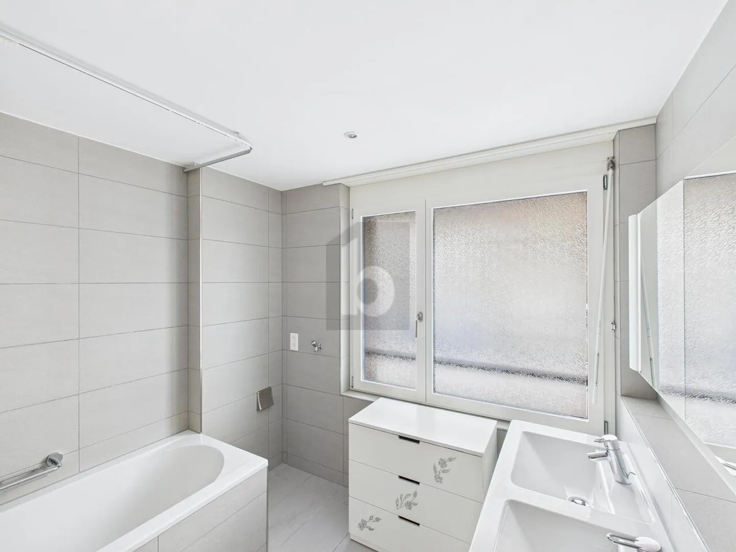 HOCHWERTIG UND STYLISCH MIT SONNIGEM SITZPLATZ! - Foto 4 von 6