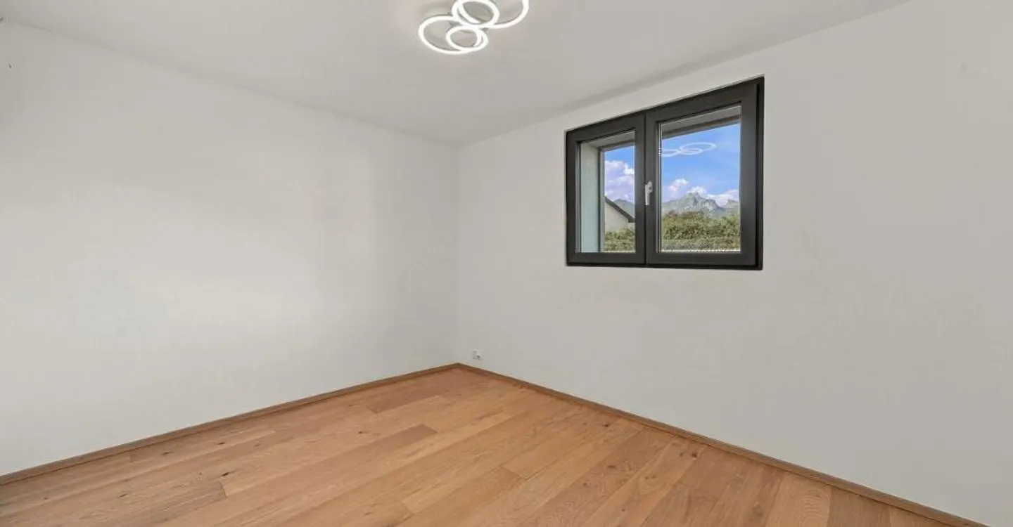 Heartthrob in Aigle: The perfect blend of contemporary elegance and energy efficiency - Photo 9 of 12
