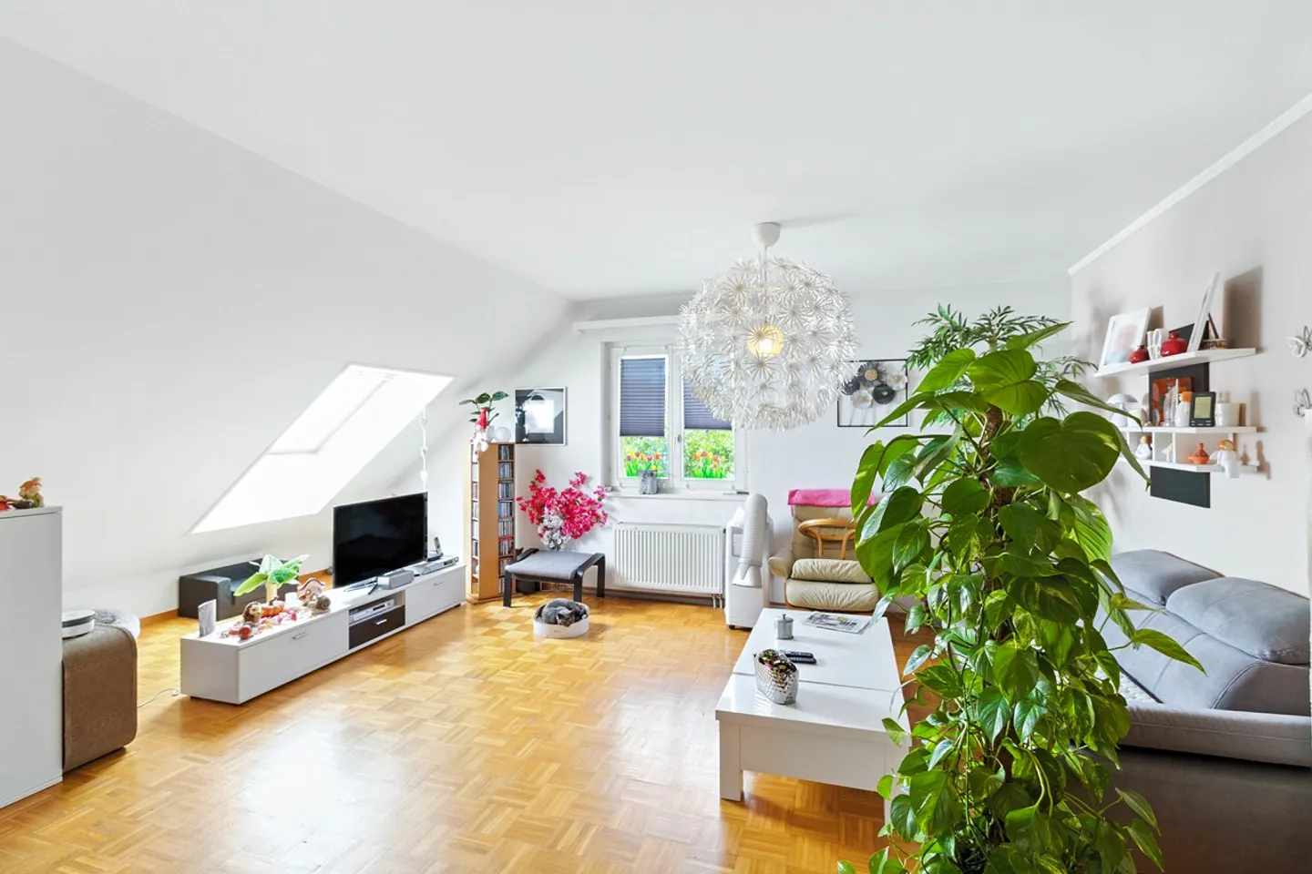 «3.5-Zimmer-Penthouse-Wohnung mit Balkon» - Foto 3 von 9
