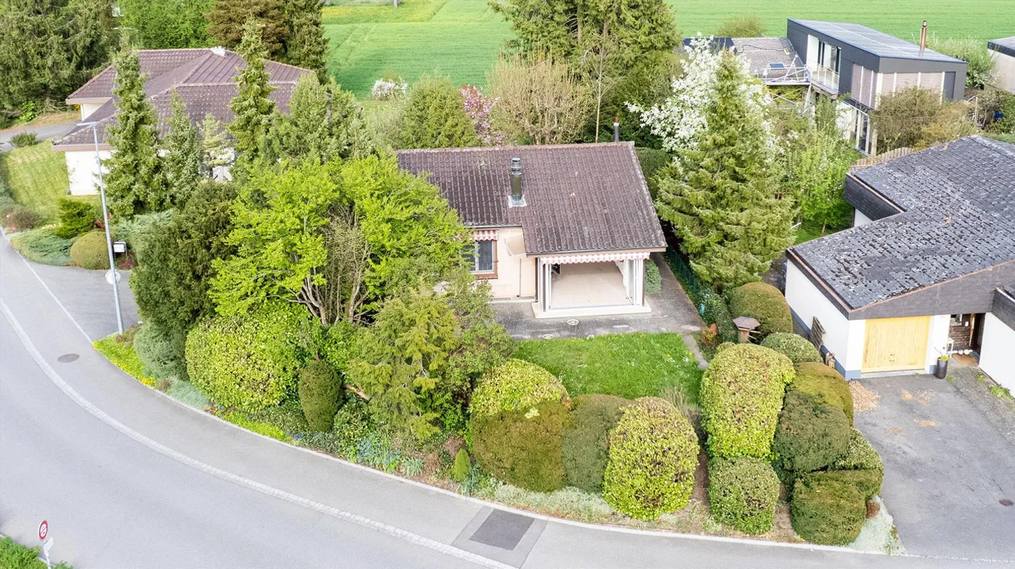 4.5-room single-family house with garden for sale in Münsingen - Photo 1 of 13