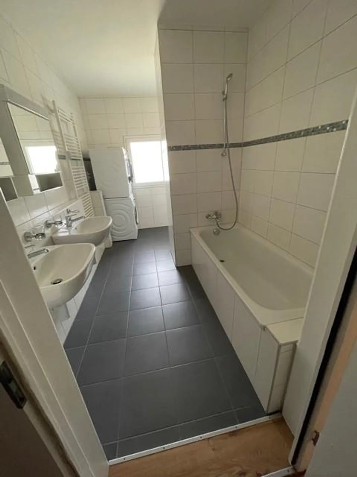 Modern apartment with stunning terrace and view!! - Photo 10 of 12