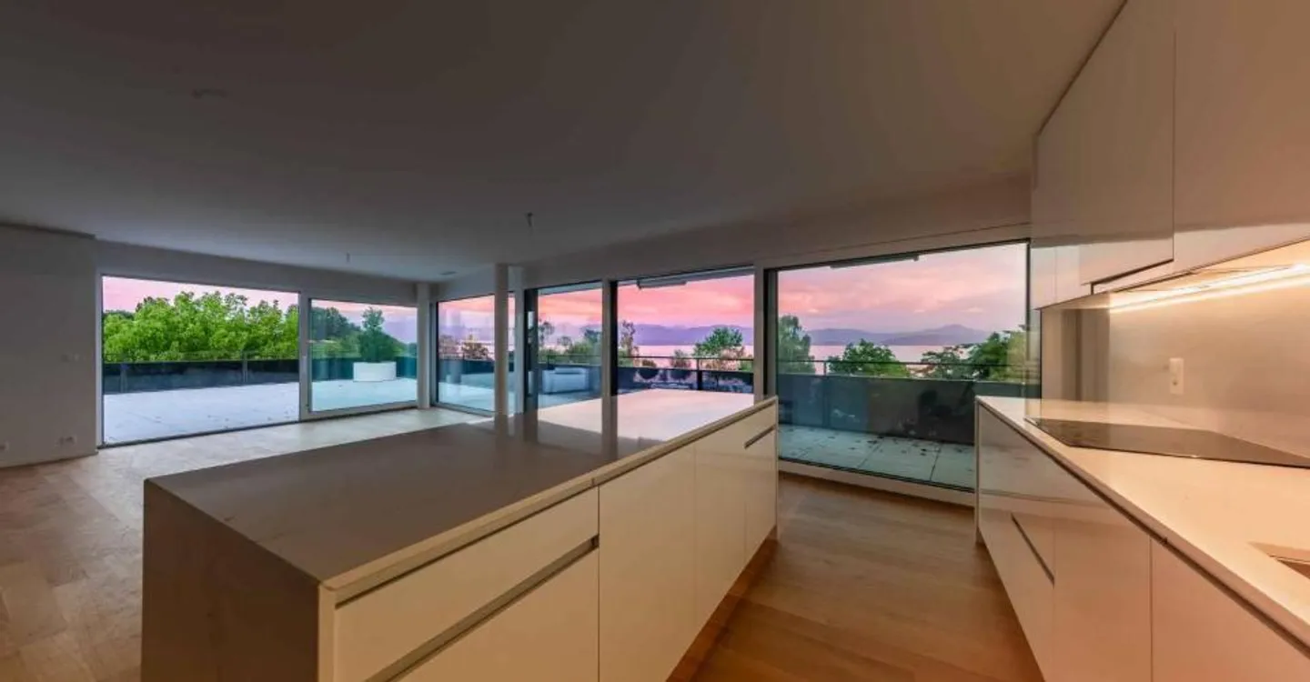 Attico di Lusso con Vista Panoramica - Foto 3 di 12