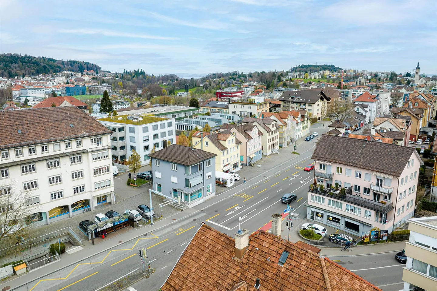 Finally a parking space Never search for parking again! - Photo 2 of 2