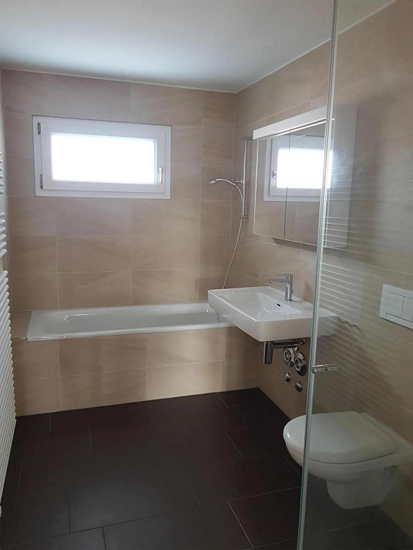 Appartamento 4.5 stanze con grande balcone - Foto 3 di 11