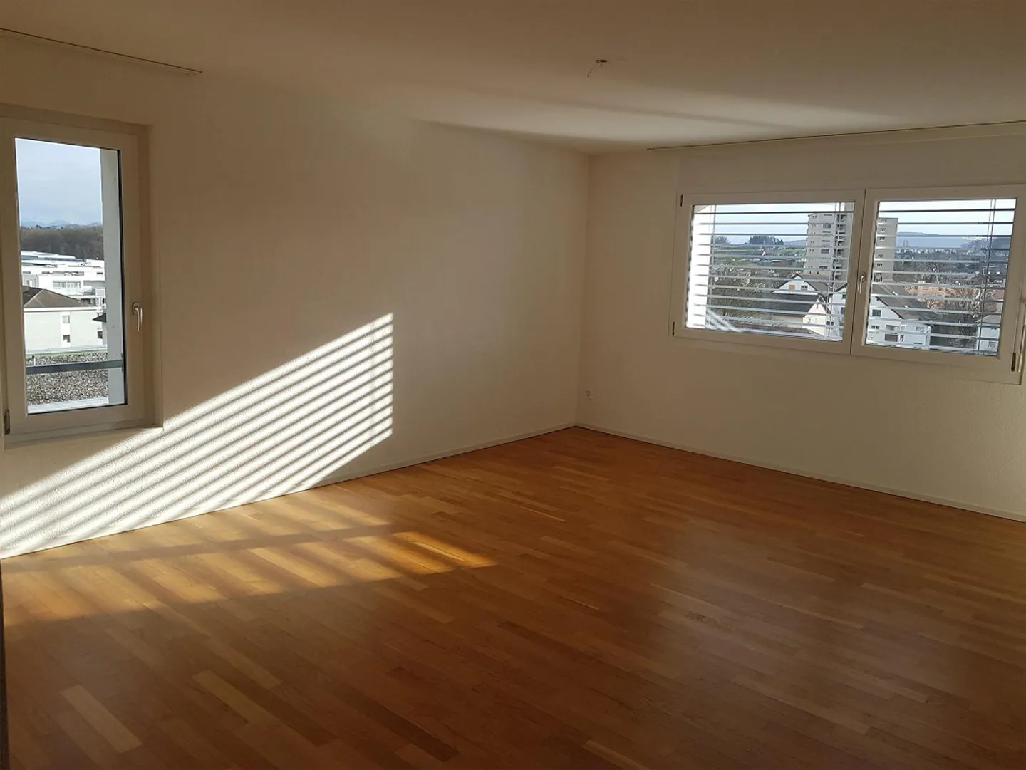 Appartamento 4.5 stanze con grande balcone - Foto 5 di 11