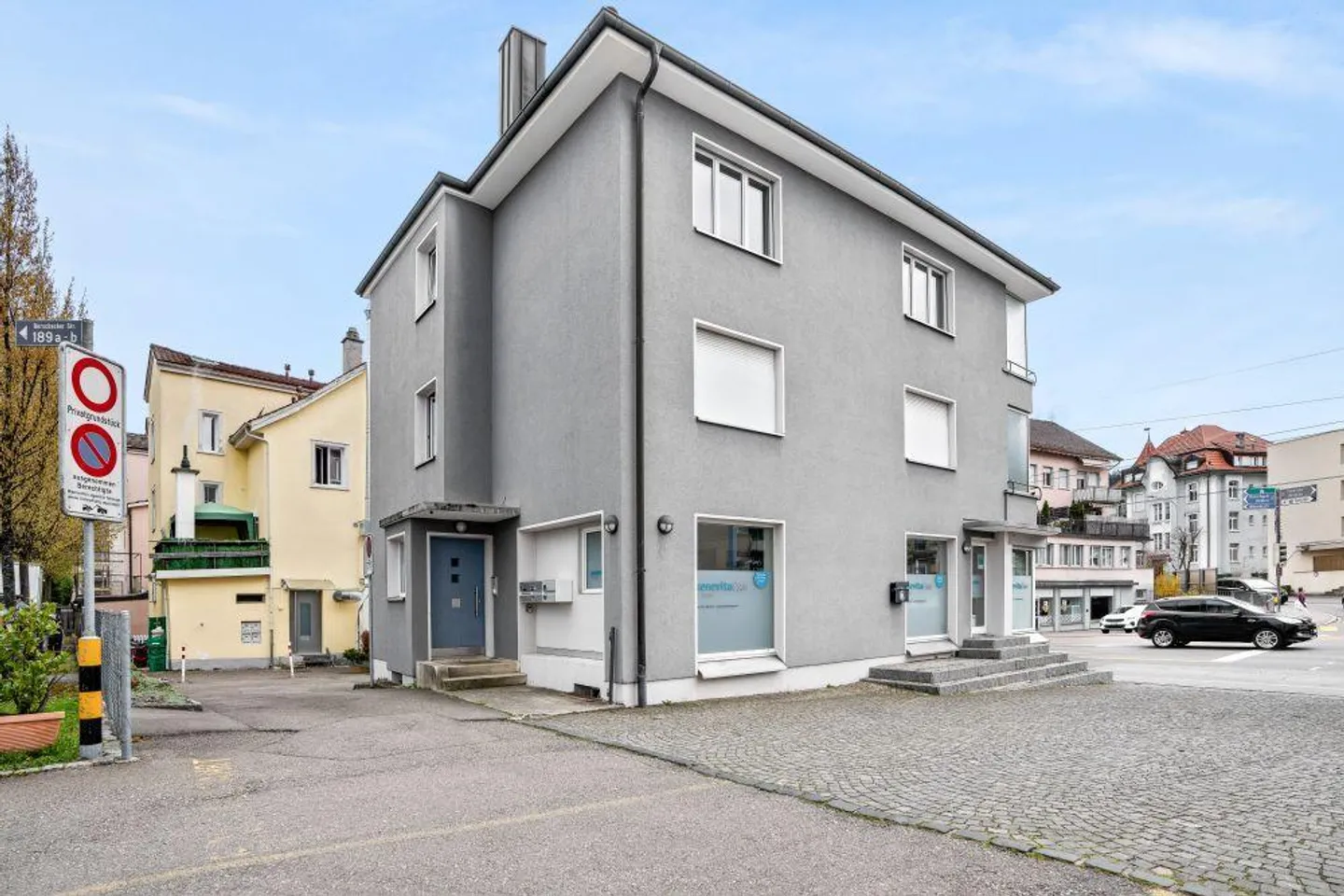 Finally a parking space Never search for parking again! - Photo 1 of 2