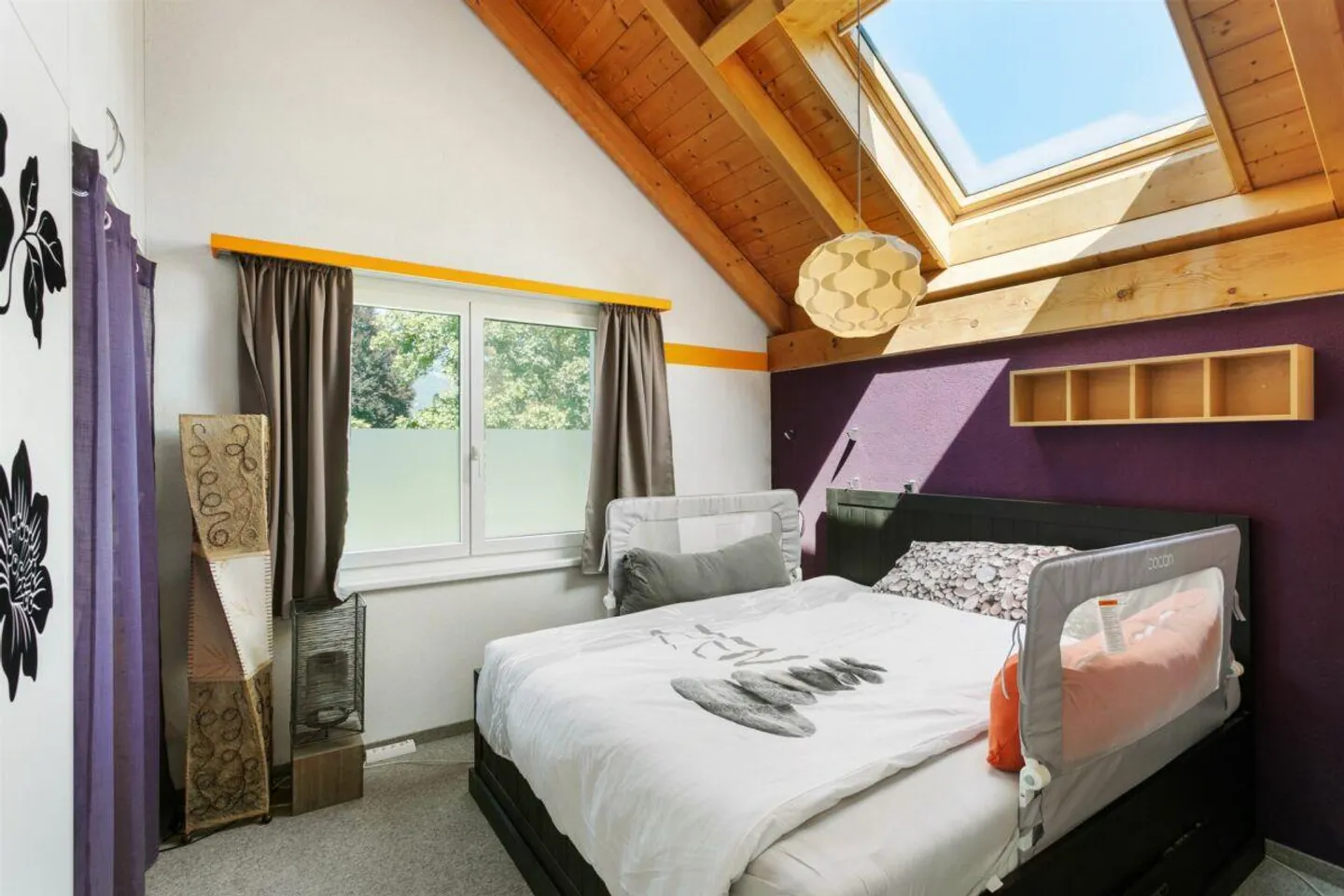 Attraktives Einfamilienhaus an zentraler Lage mit herrlichem Garten - Foto 10 von 14