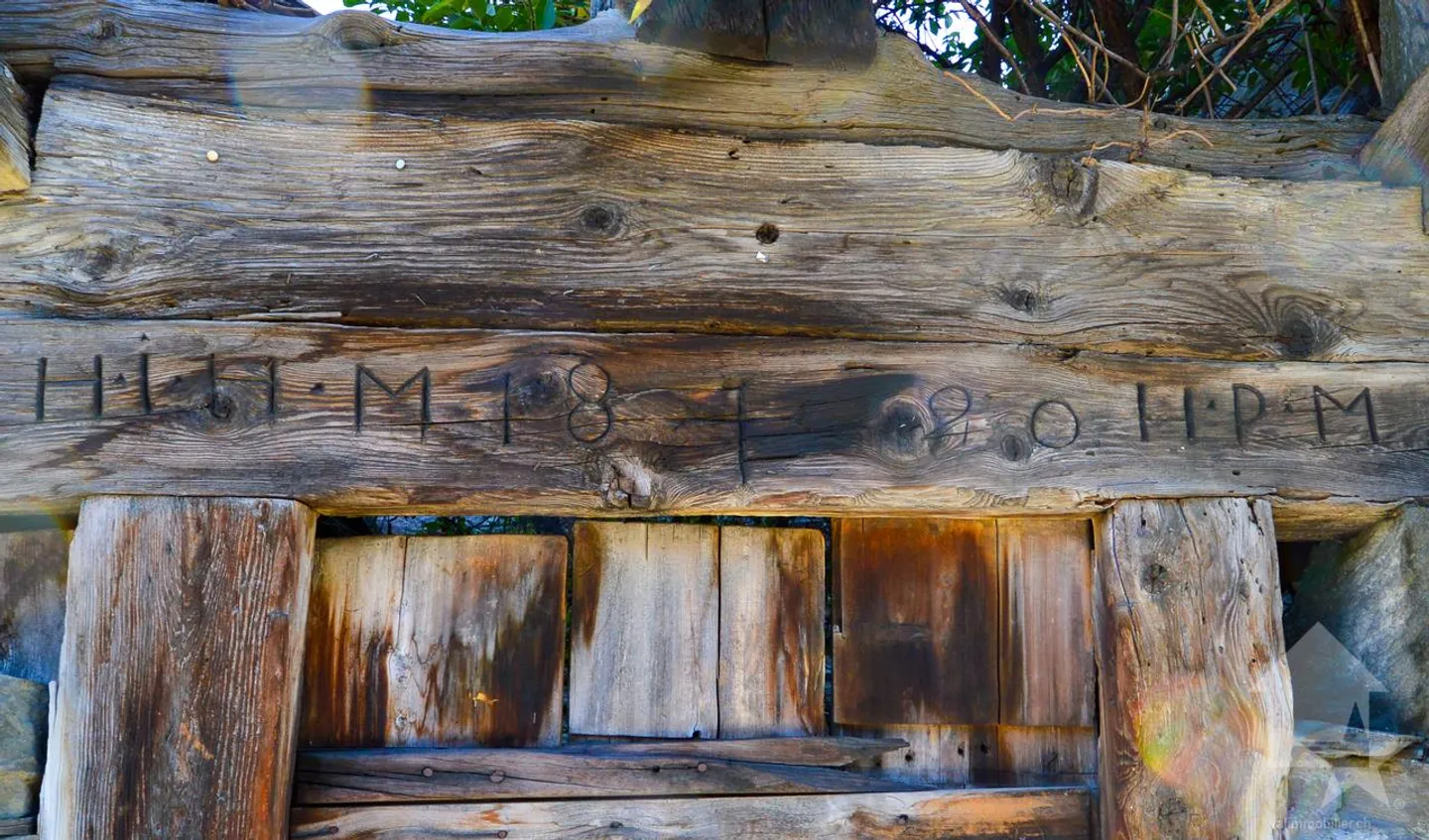 Charmantes Chalet mit Renovierungsprojekt - Foto 1 von 12