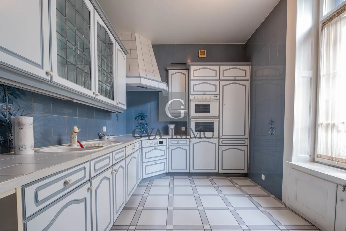 Magnificent mansion in the Russian Church district - Photo 5 of 7