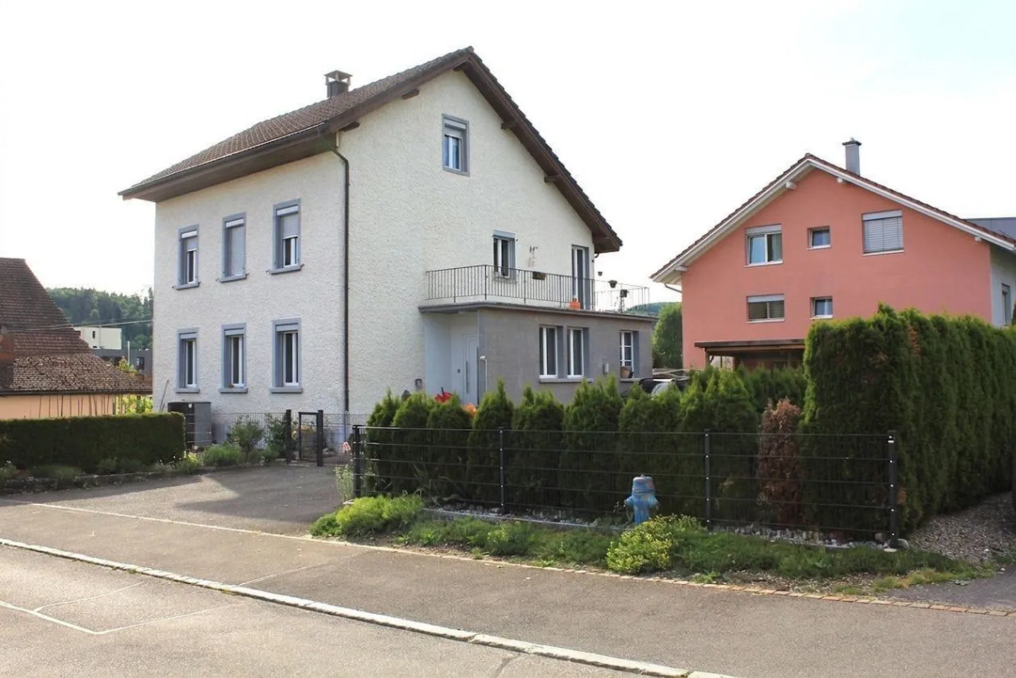 Maison individuelle de 9 pièces avec jardin - nouvelle pour CHF 975'000. - Photo 1 sur 9