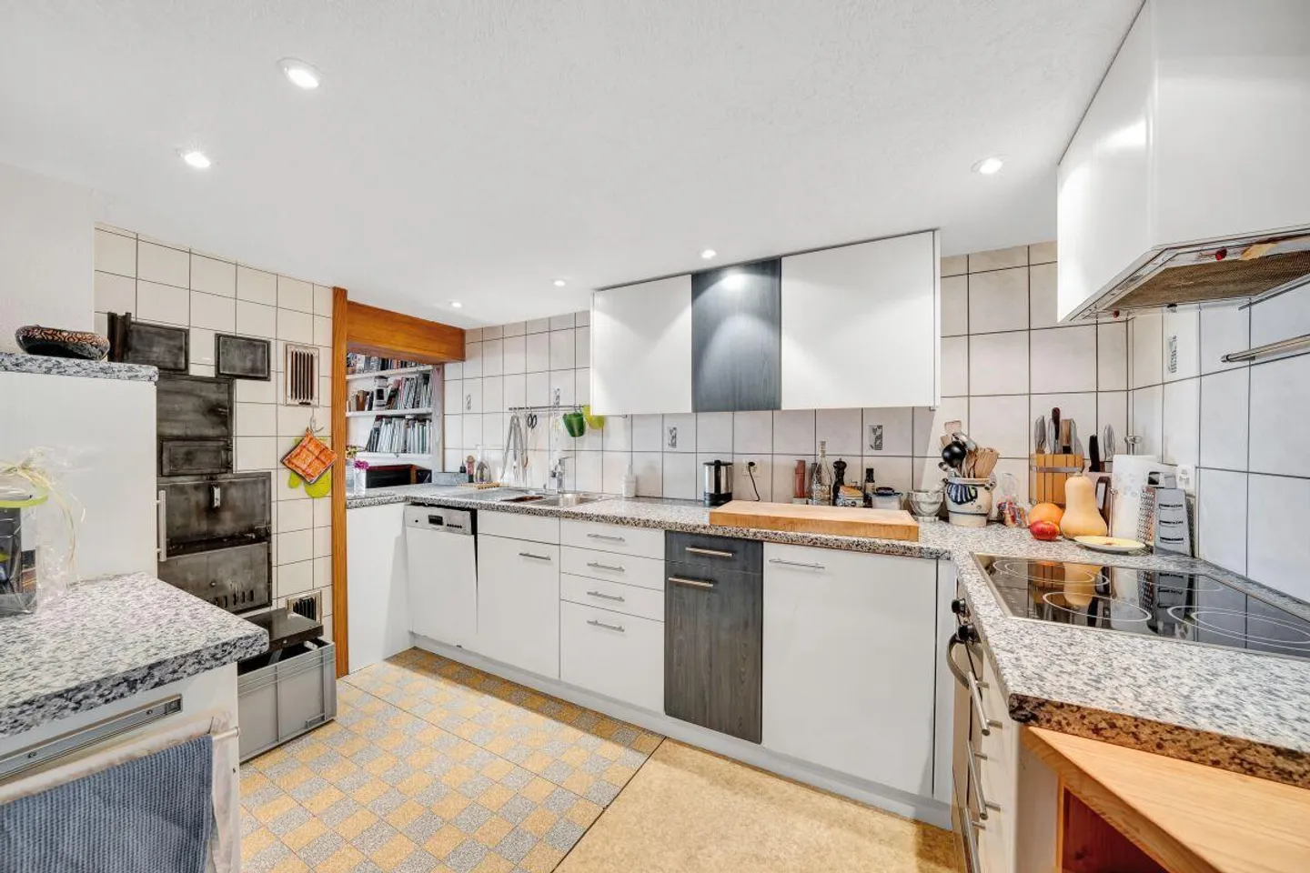 Cozy living with a dream view - Photo 7 of 13