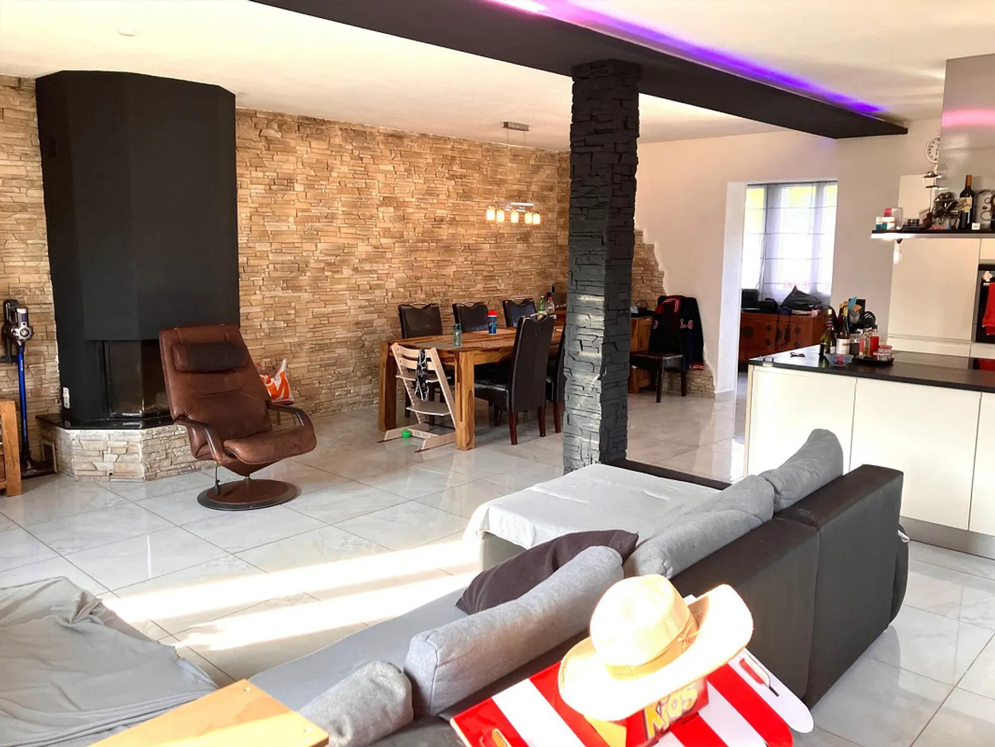 Maison individuelle de 9 pièces avec jardin - nouvelle pour CHF 975'000. - Photo 3 sur 9
