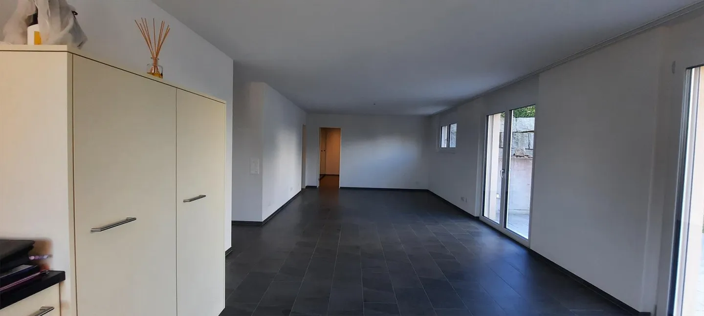 Schöne 2.5 Zimmerwohnung mit Sitzplatz zu vermieten - Foto 5 von 9