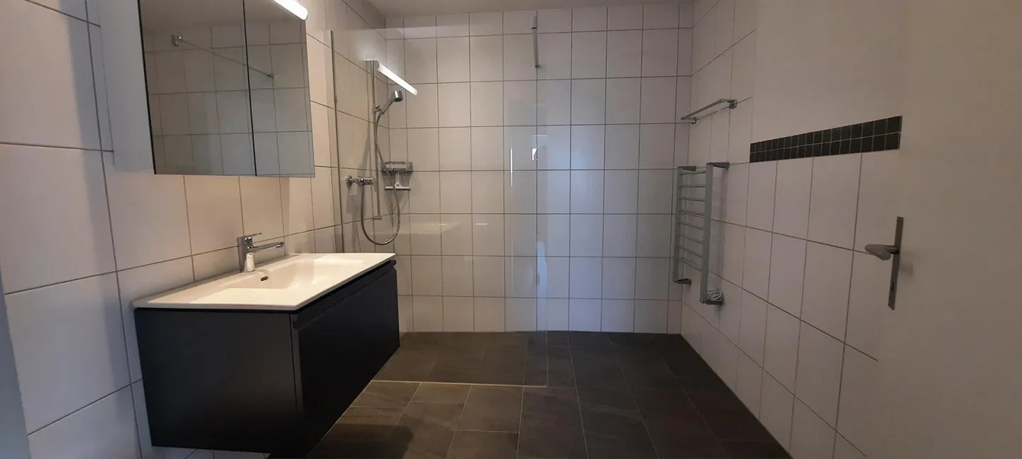 Schöne 2.5 Zimmerwohnung mit Sitzplatz zu vermieten - Foto 1 von 9
