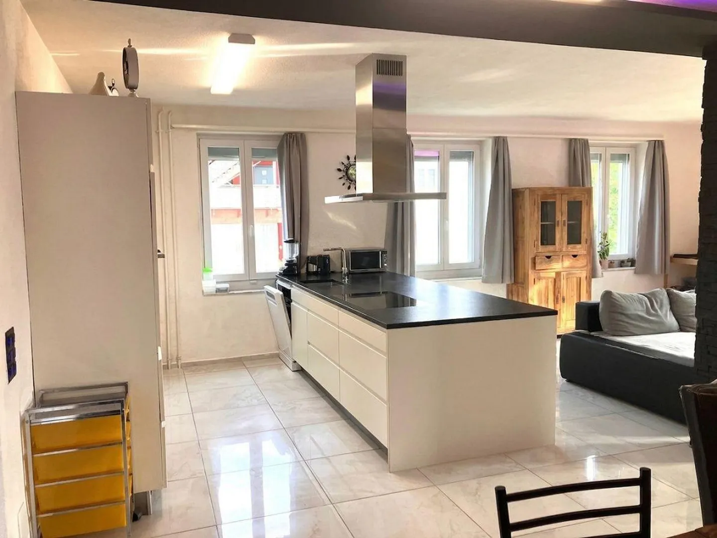 Maison individuelle de 9 pièces avec jardin - nouvelle pour CHF 975'000. - Photo 2 sur 9