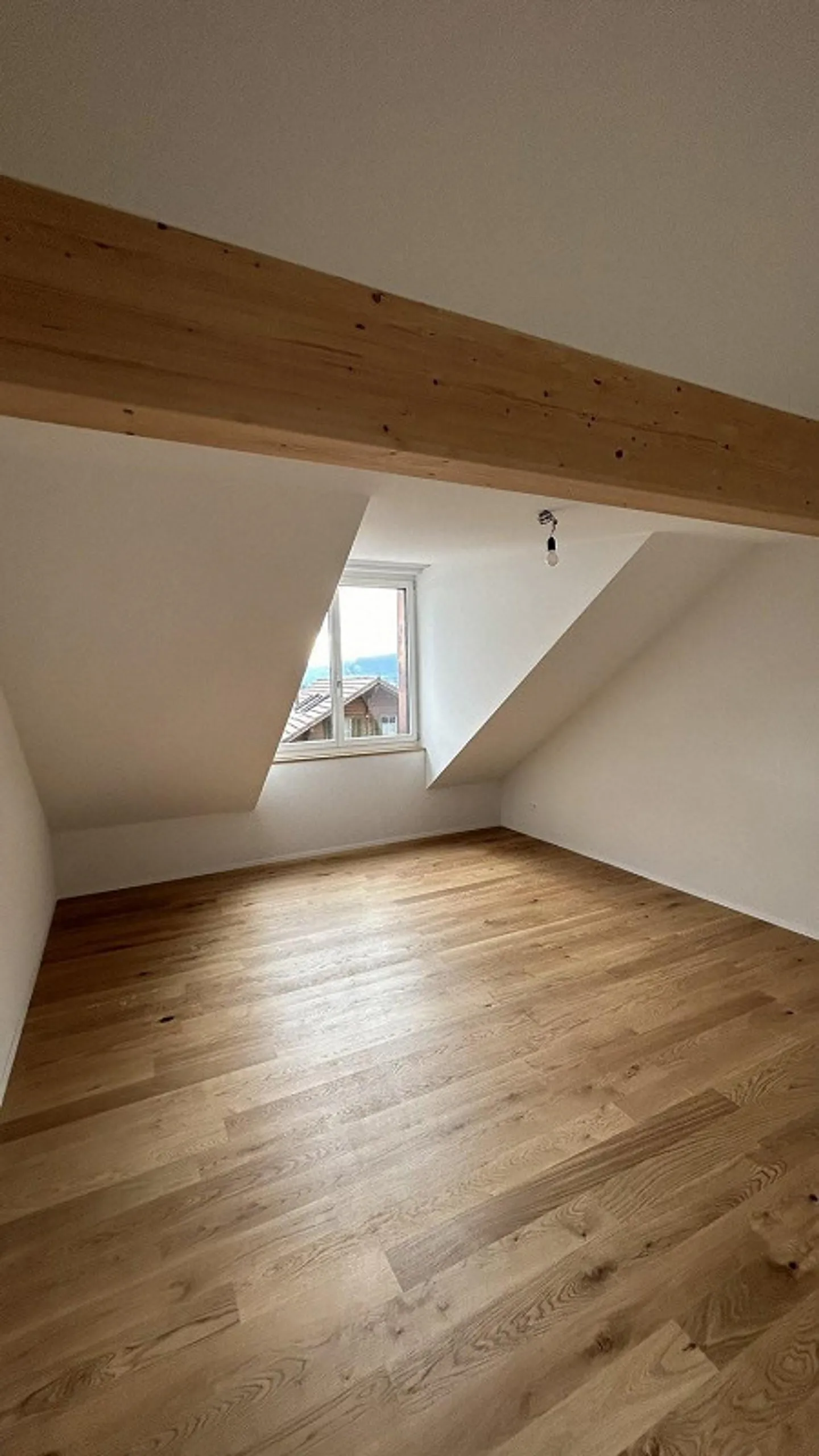 Appartamento attico di 4,5 stanze a Gerzensee con vista - Foto 4 di 8