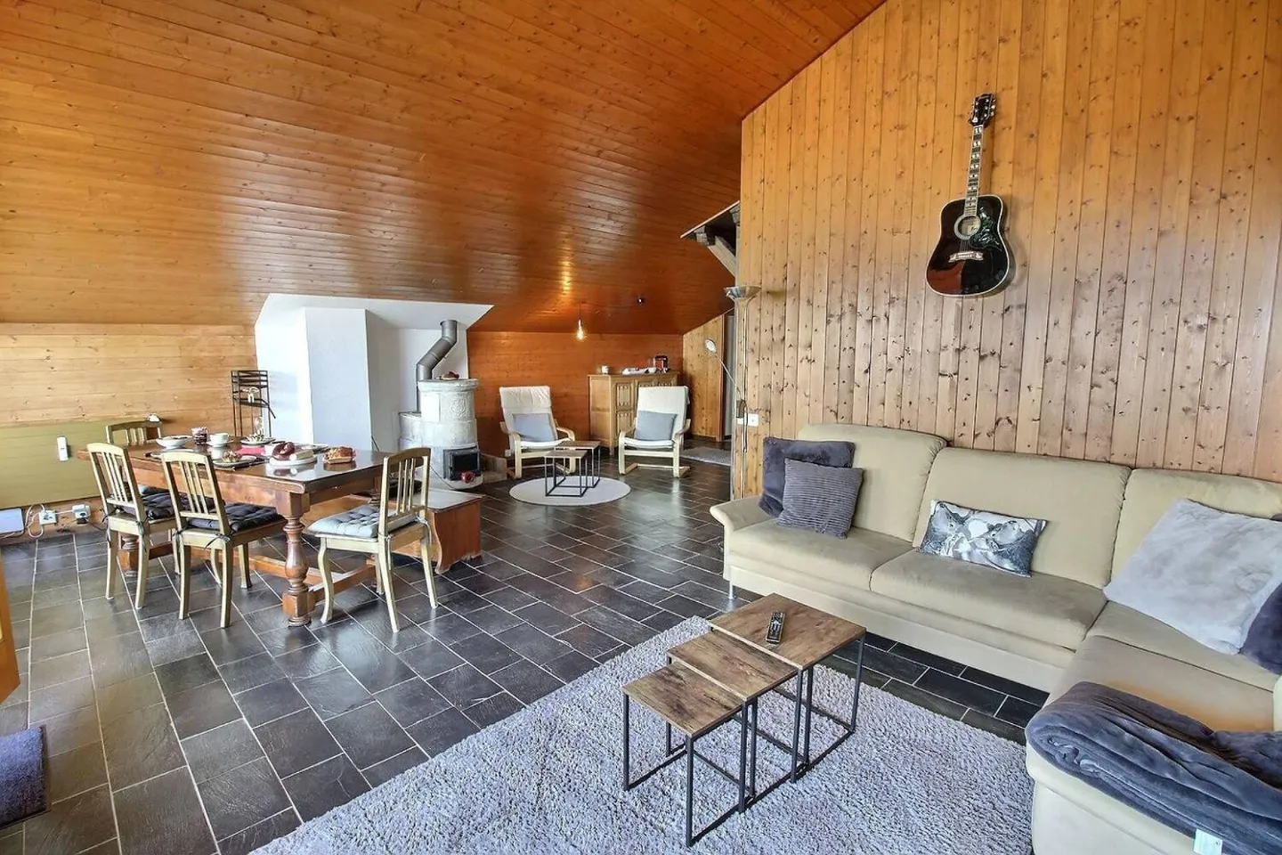 Appartement Charmant avec Vue Alpine - Photo 3 sur 13