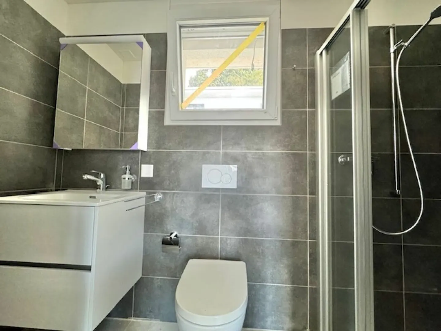 Nuova Casa Familiare a Cugnasco - Foto 15 di 19