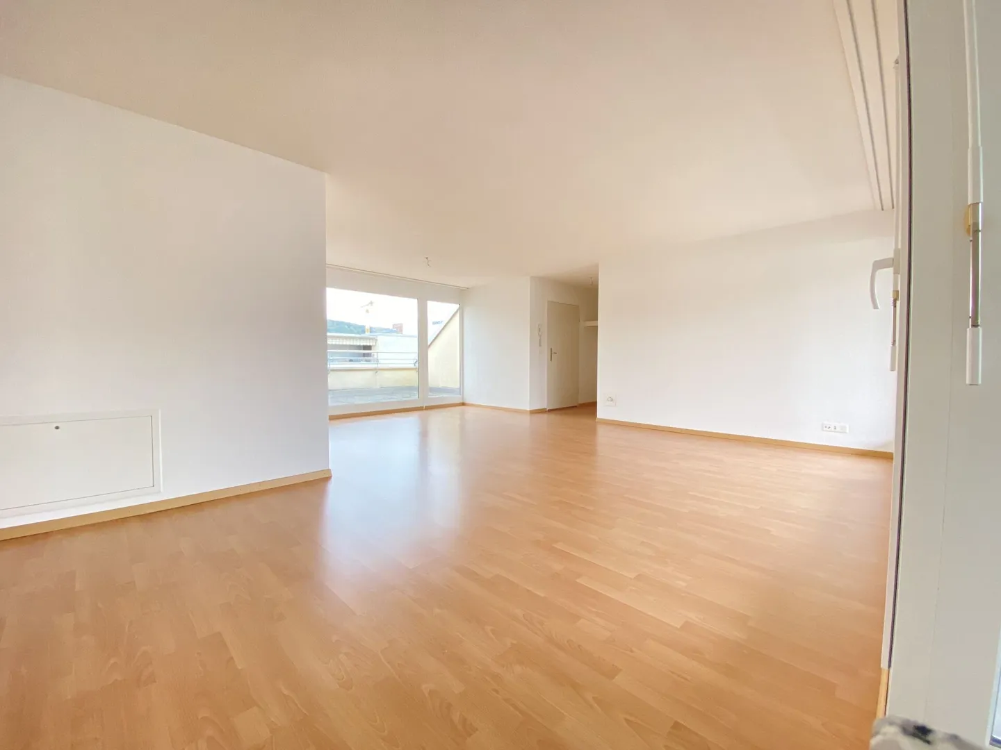 Goditi il sole su due terrazze: appartamento 2.5 stanze in mansarda - Foto 4 di 9