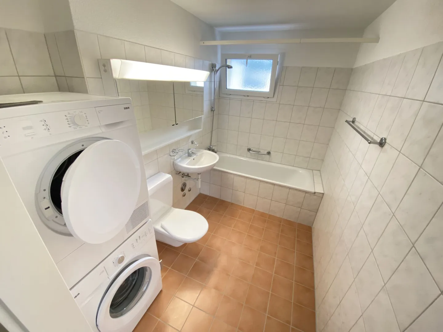 Goditi il sole su due terrazze: appartamento 2.5 stanze in mansarda - Foto 6 di 9