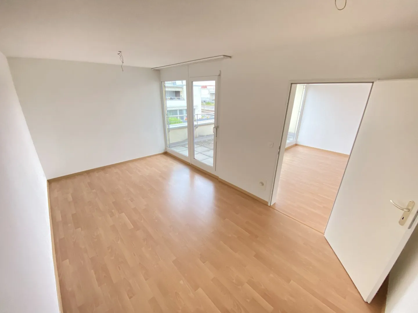 Goditi il sole su due terrazze: appartamento 2.5 stanze in mansarda - Foto 5 di 9