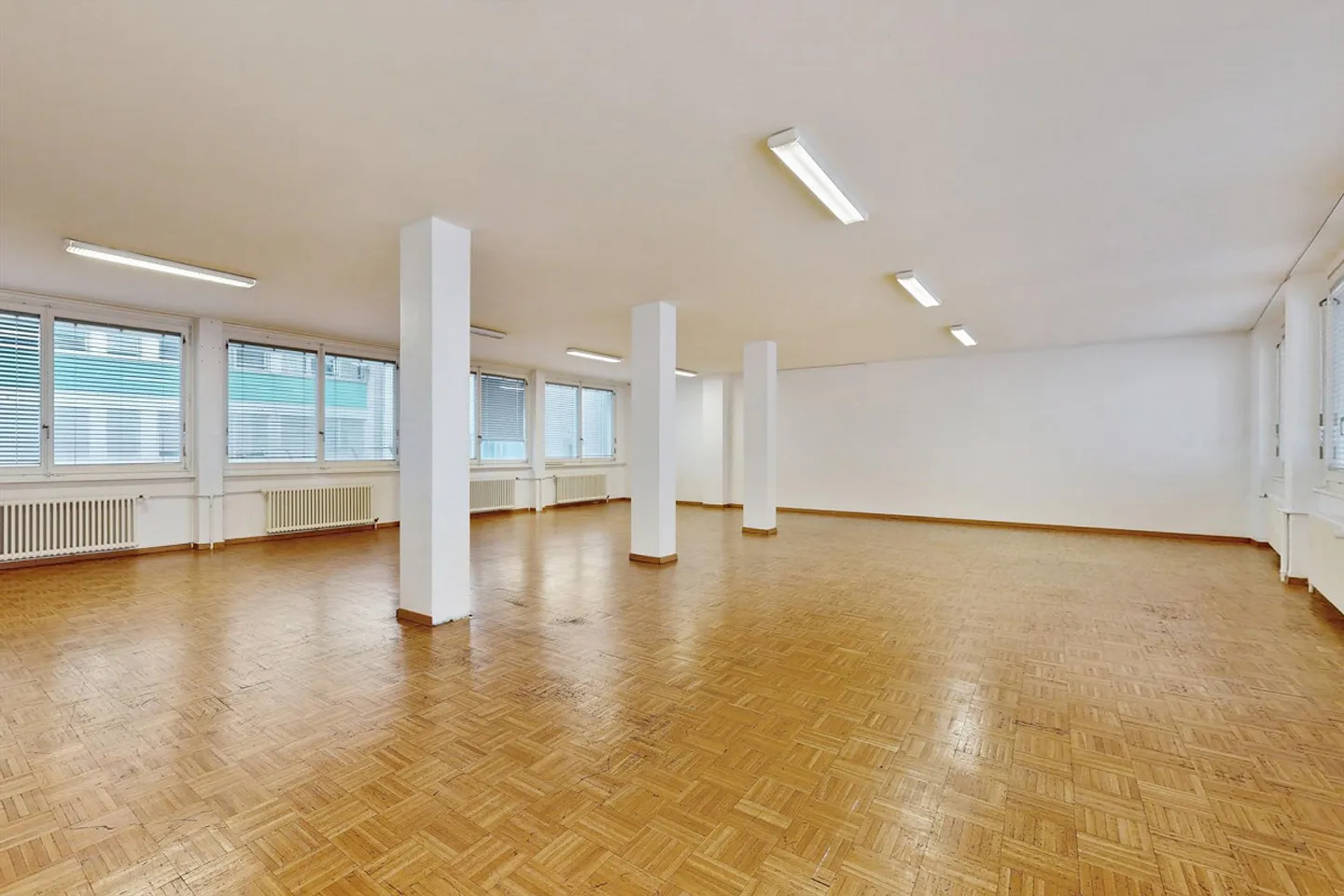 Office space in a dynamic area of Geneva - Photo 5 of 7