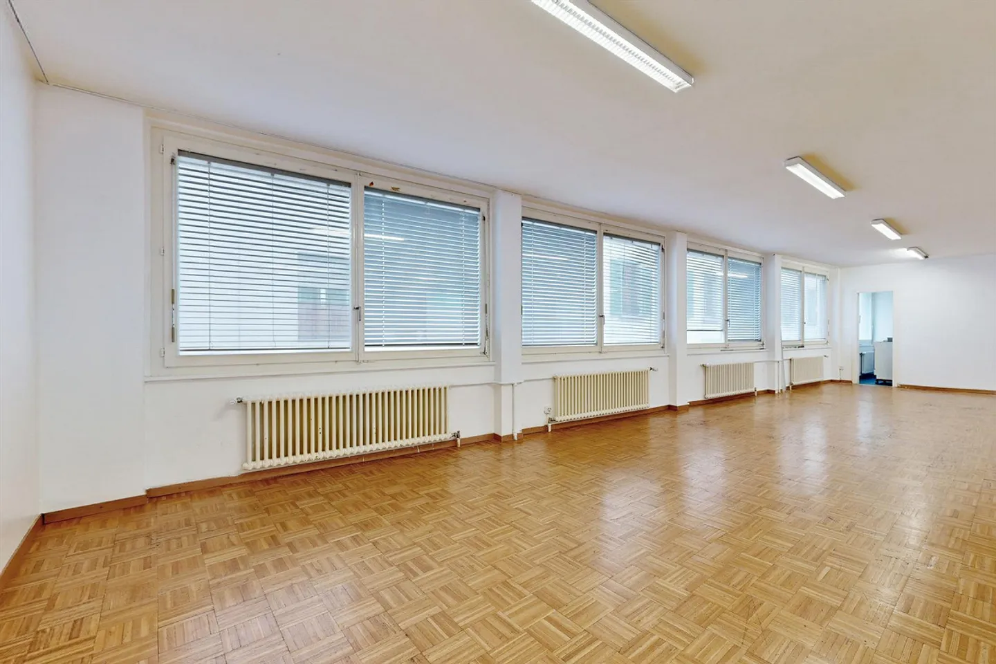 Office space in a dynamic area of Geneva - Photo 6 of 7