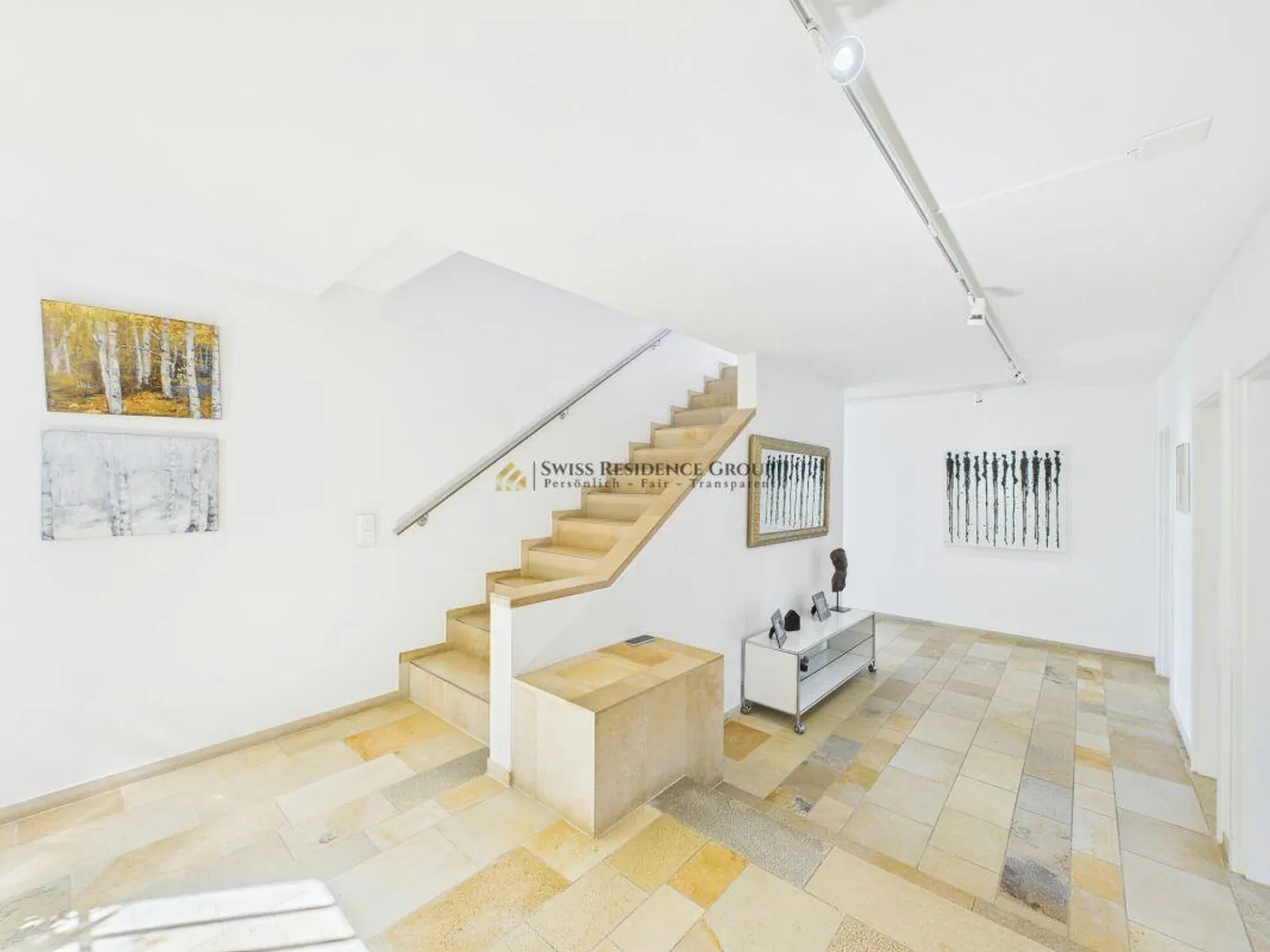 Luxuriöses Einfamilienhaus mit Pool - Foto 3 von 17