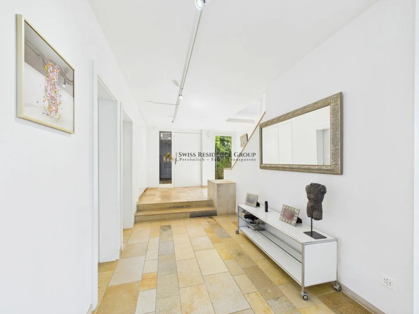 Luxuriöses Einfamilienhaus mit Pool - Foto 5 von 17