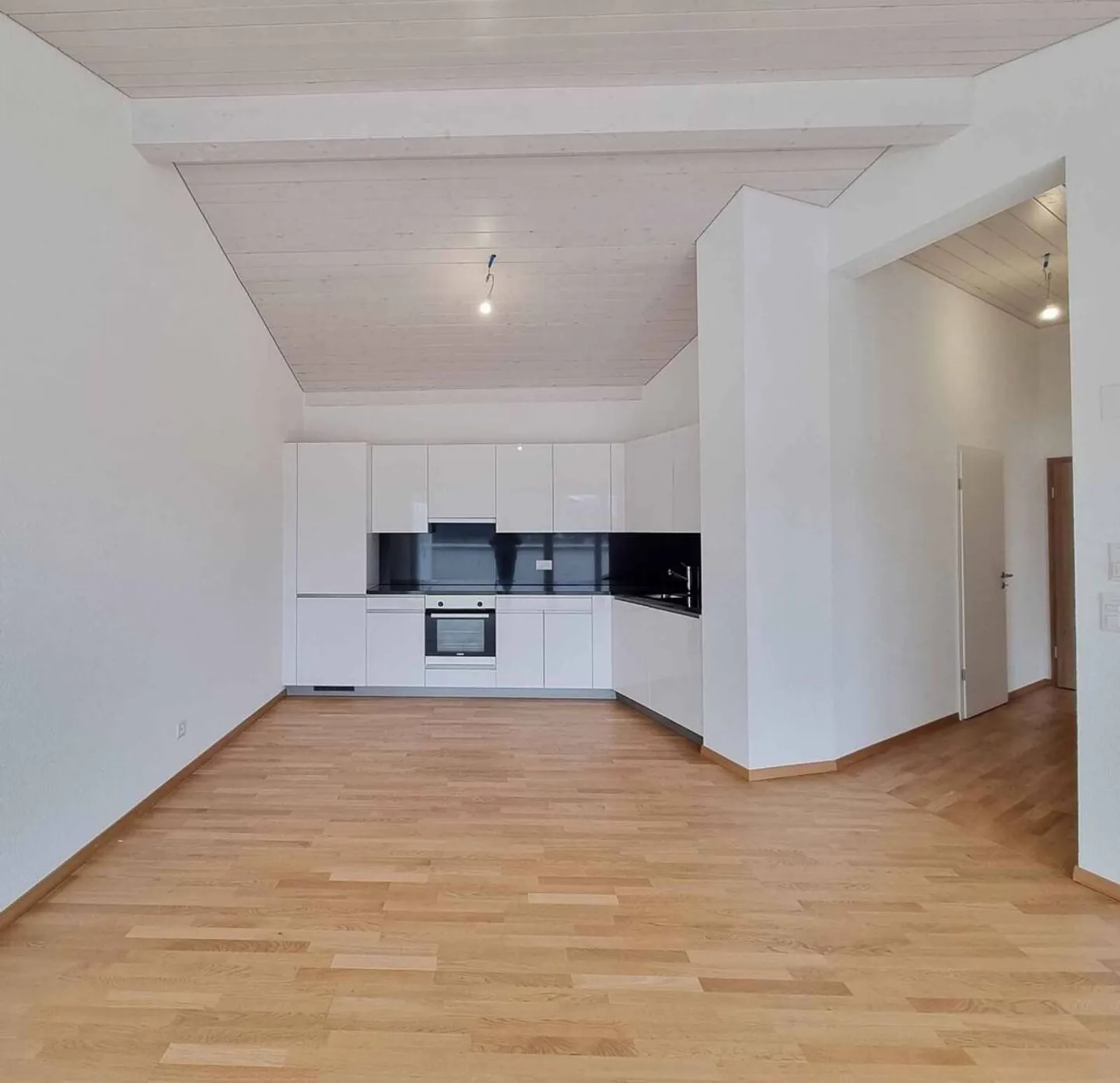 Geräumige 2.5-Zimmer-Wohnung - Foto 3 von 5