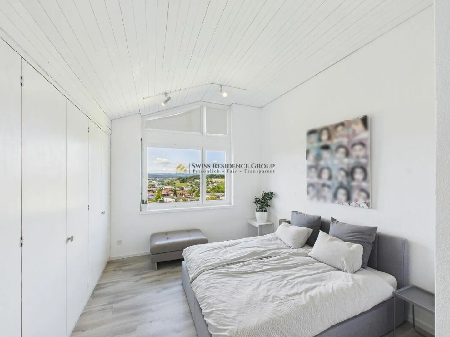 Luxuriöses Einfamilienhaus mit Pool - Foto 14 von 17