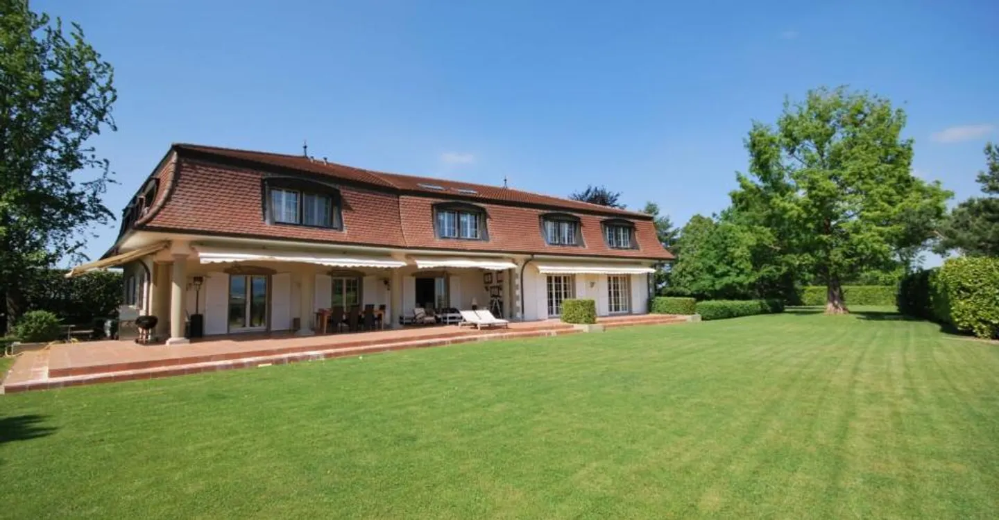 Villa Neyruz - Photo 1 of 11