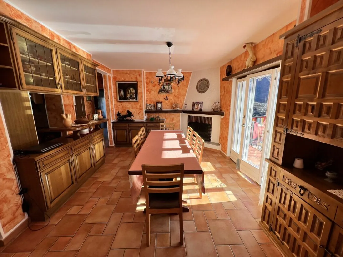 Prestigiosa villa bifamiliare con piscina, annesso e laboratorio - Foto 5 di 25