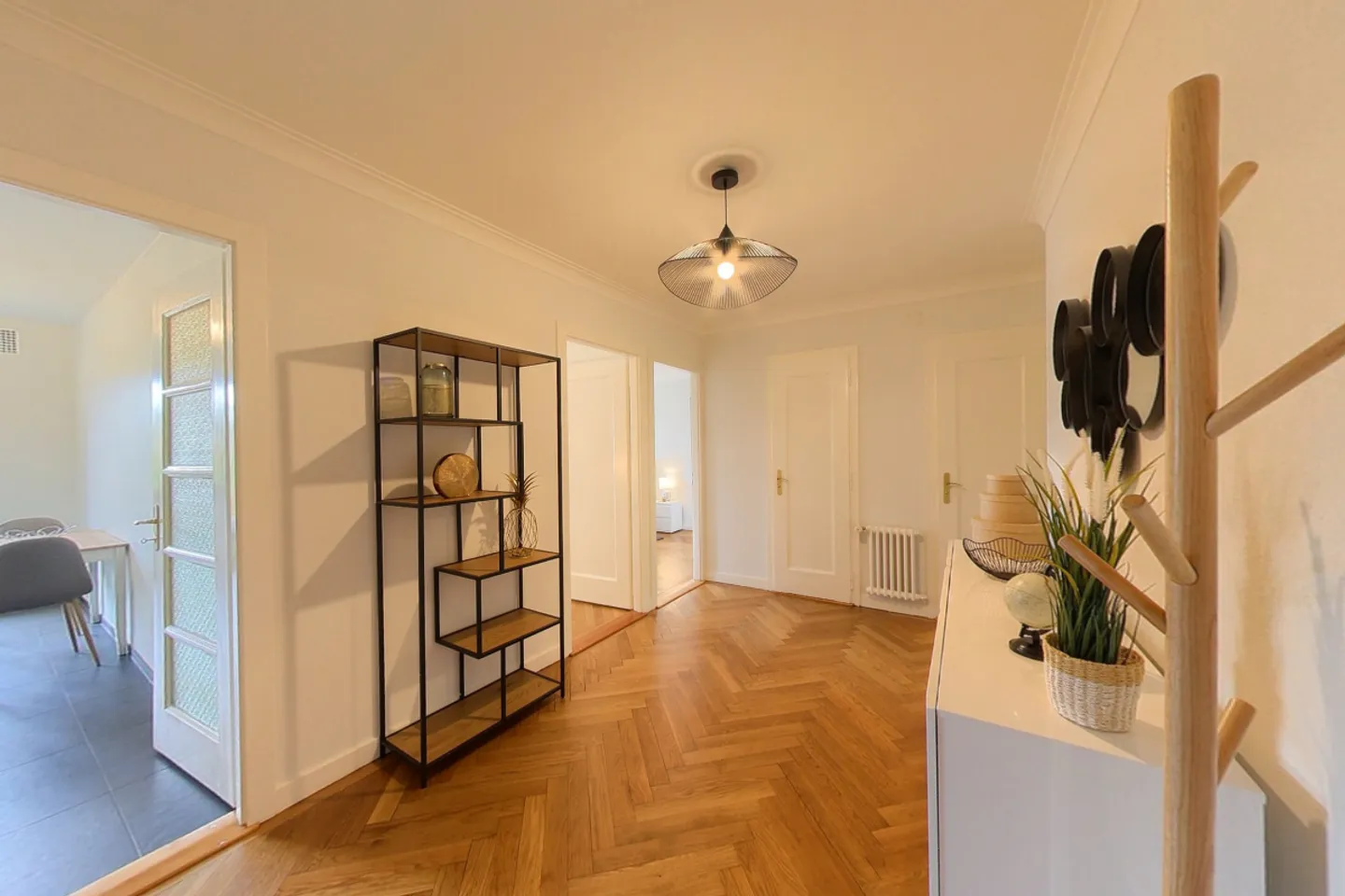 Appartement spacieux de 2 pièces avec balcon et vue sur la rivière à Genève - Photo 13 sur 15