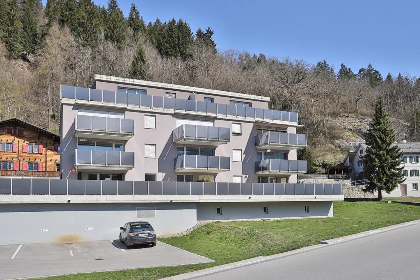 Moderne Attikawohnung in Ilanz - Foto 1 von 12