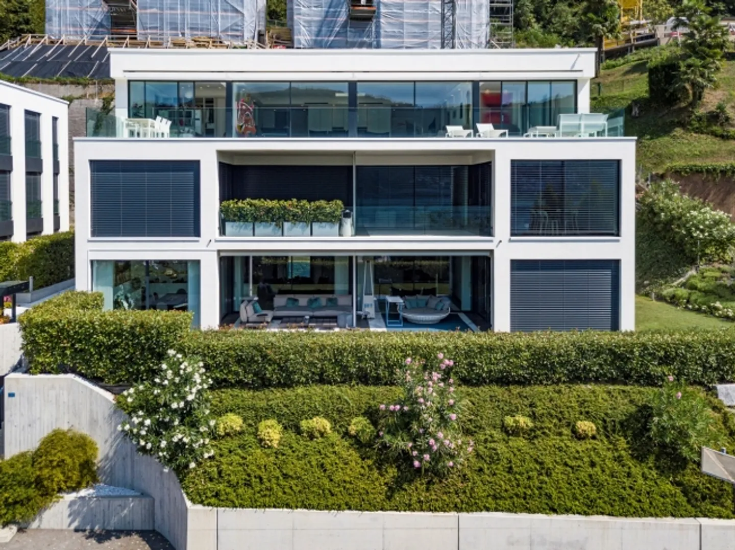 Modern Penthouse with Large Terrace - Photo 15 of 15