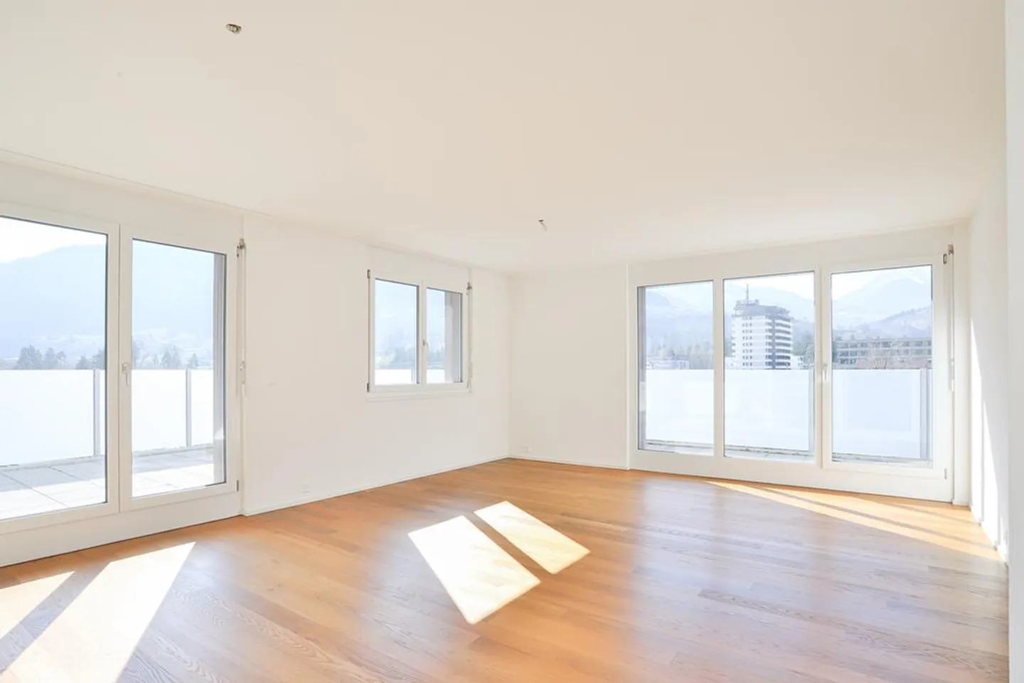 Moderne Attikawohnung in Ilanz - Foto 3 von 12