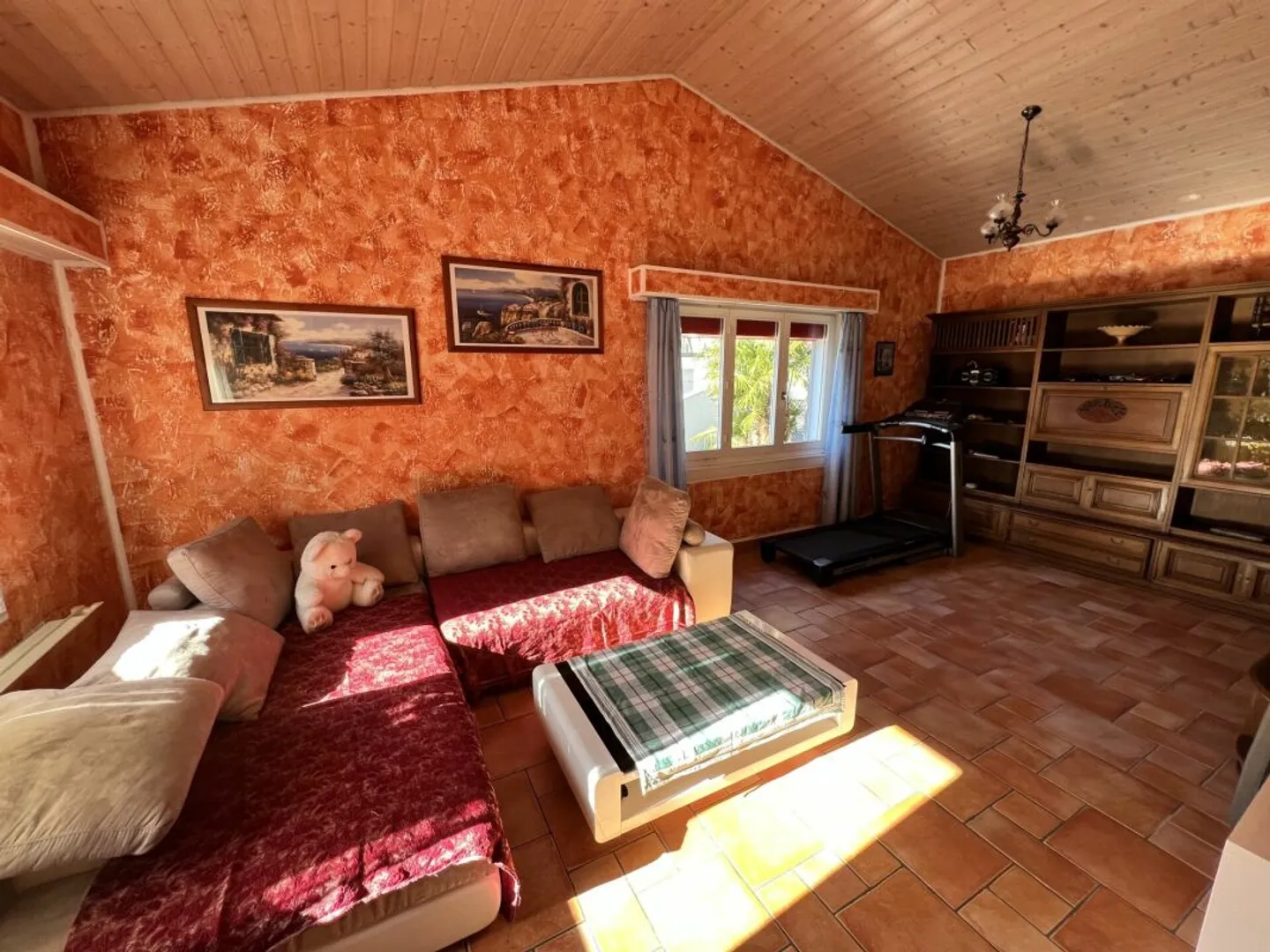 Prestigiosa villa bifamiliare con piscina, annesso e laboratorio - Foto 9 di 25