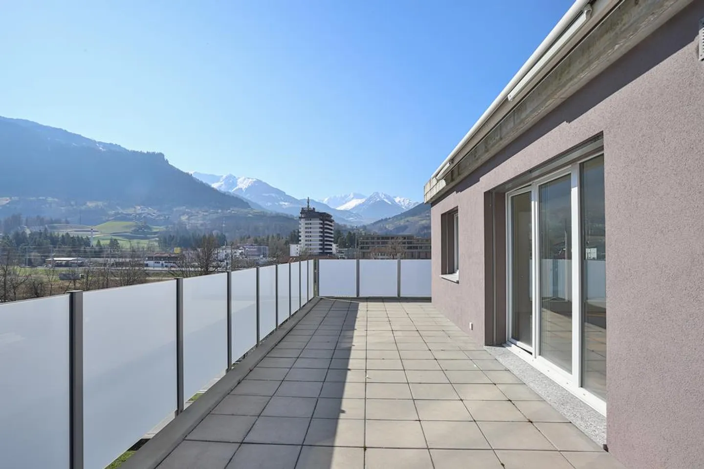 Moderne Attikawohnung in Ilanz - Foto 11 von 12