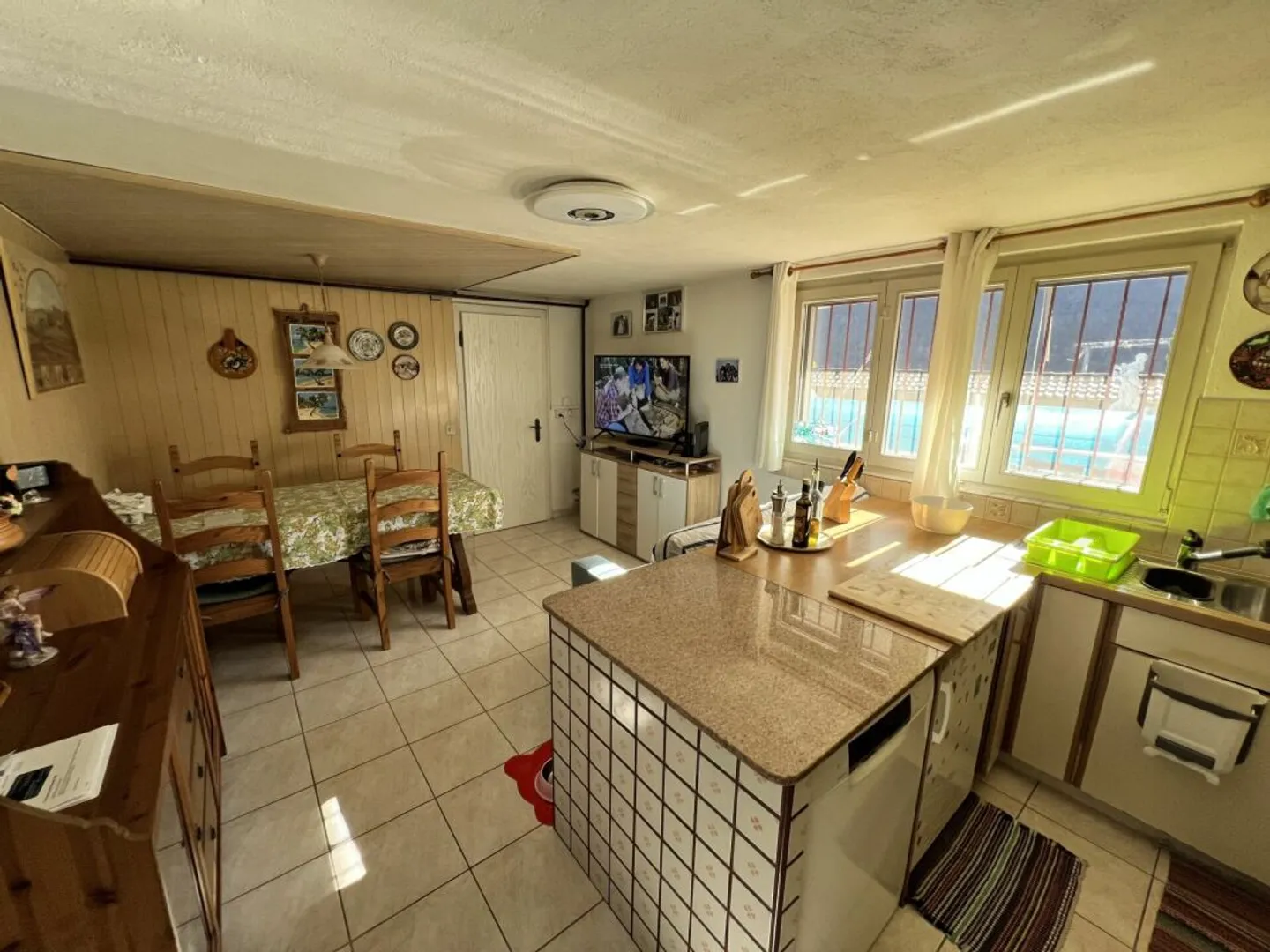 Prestigiosa villa bifamiliare con piscina, annesso e laboratorio - Foto 13 di 25