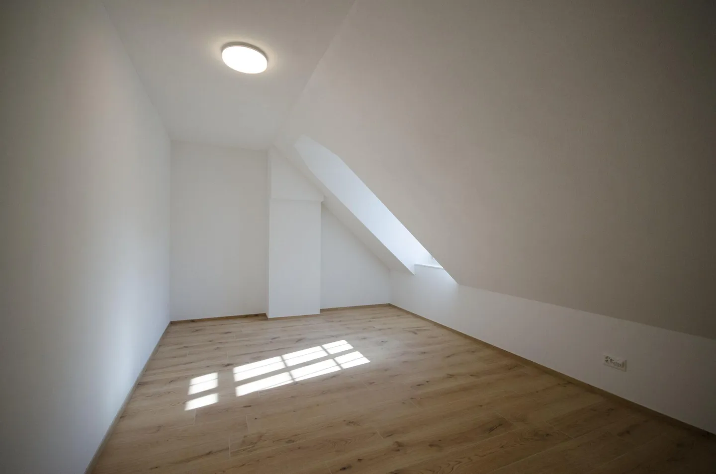 Attraktive 3.5-Zimmer-Dachwohnung mit Galerie - Photo 7 of 11